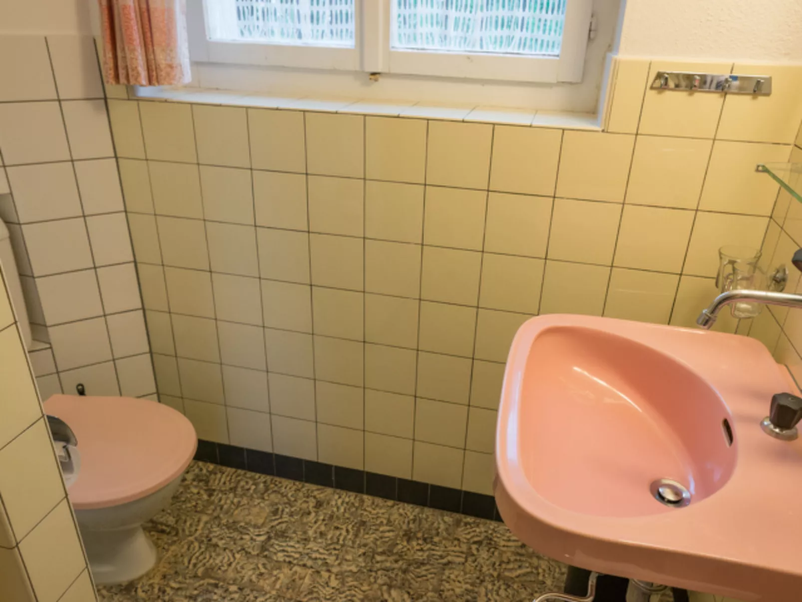 Casa Mirella, (Flims Dorf). 4 Zimmerwohnung - Binnen