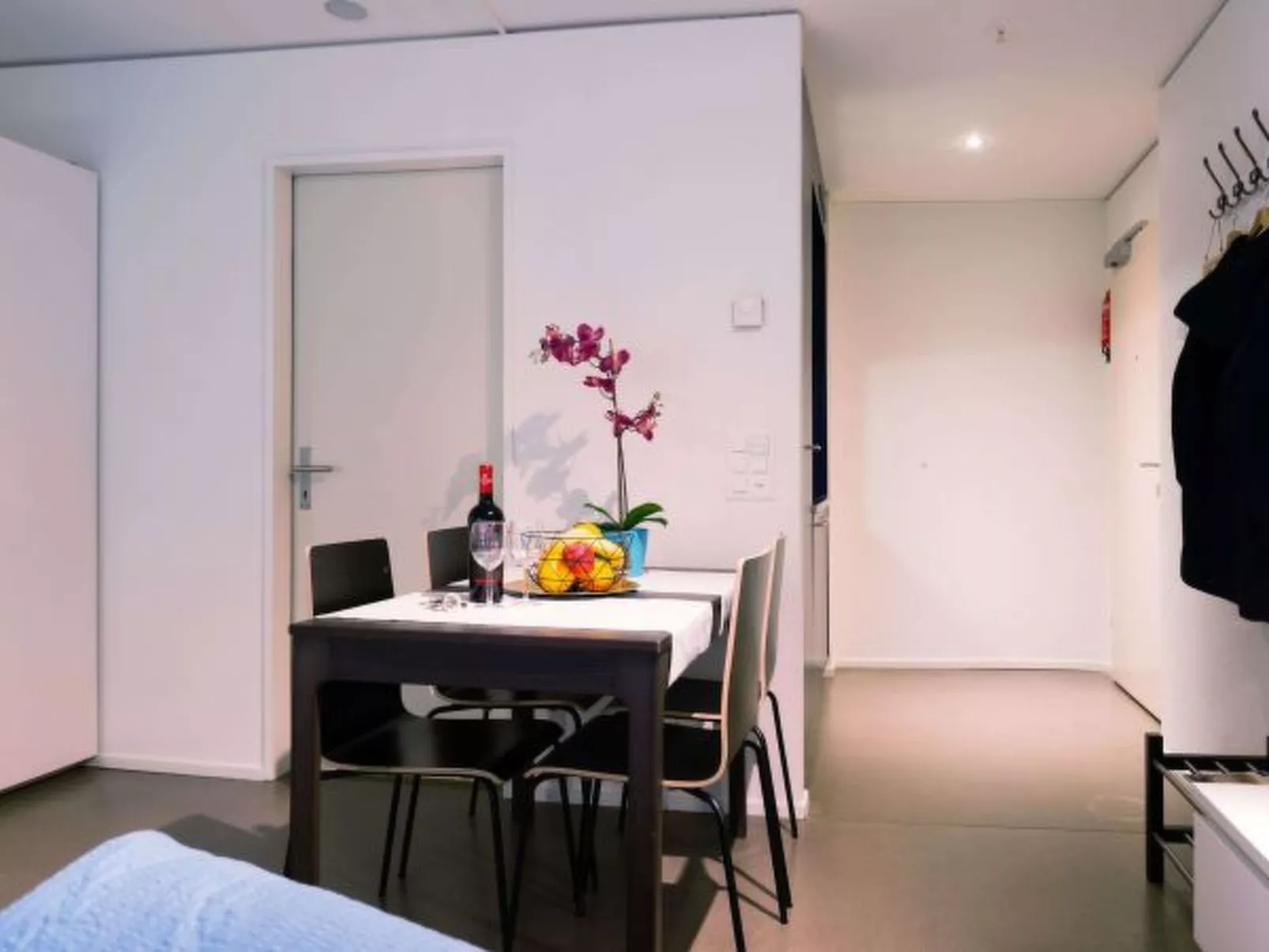 LU Schatzturm II - Allmend HITrental Apartment - Binnen