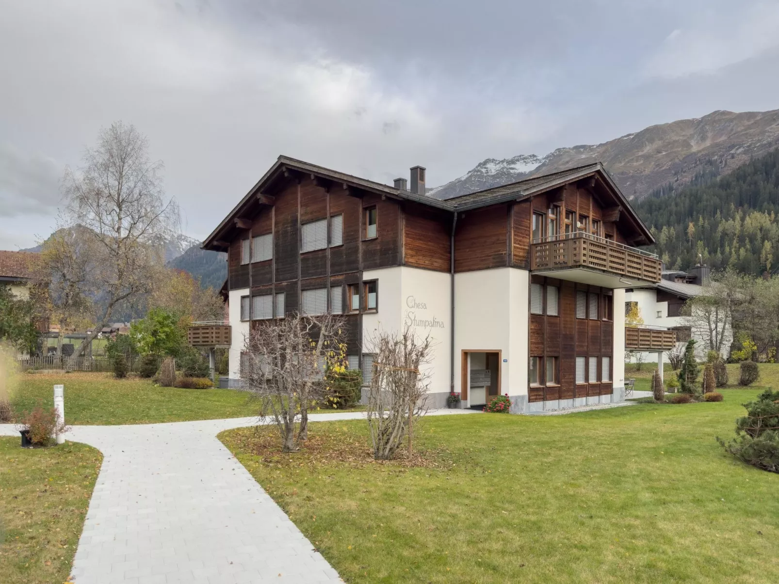 Bergparadies im Laub B5 3½-Zimmerwohnung - Buiten