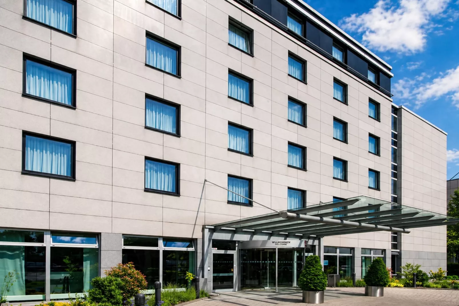 Hotel Düsseldorf - Standard Double Room - Buitenkant zomer