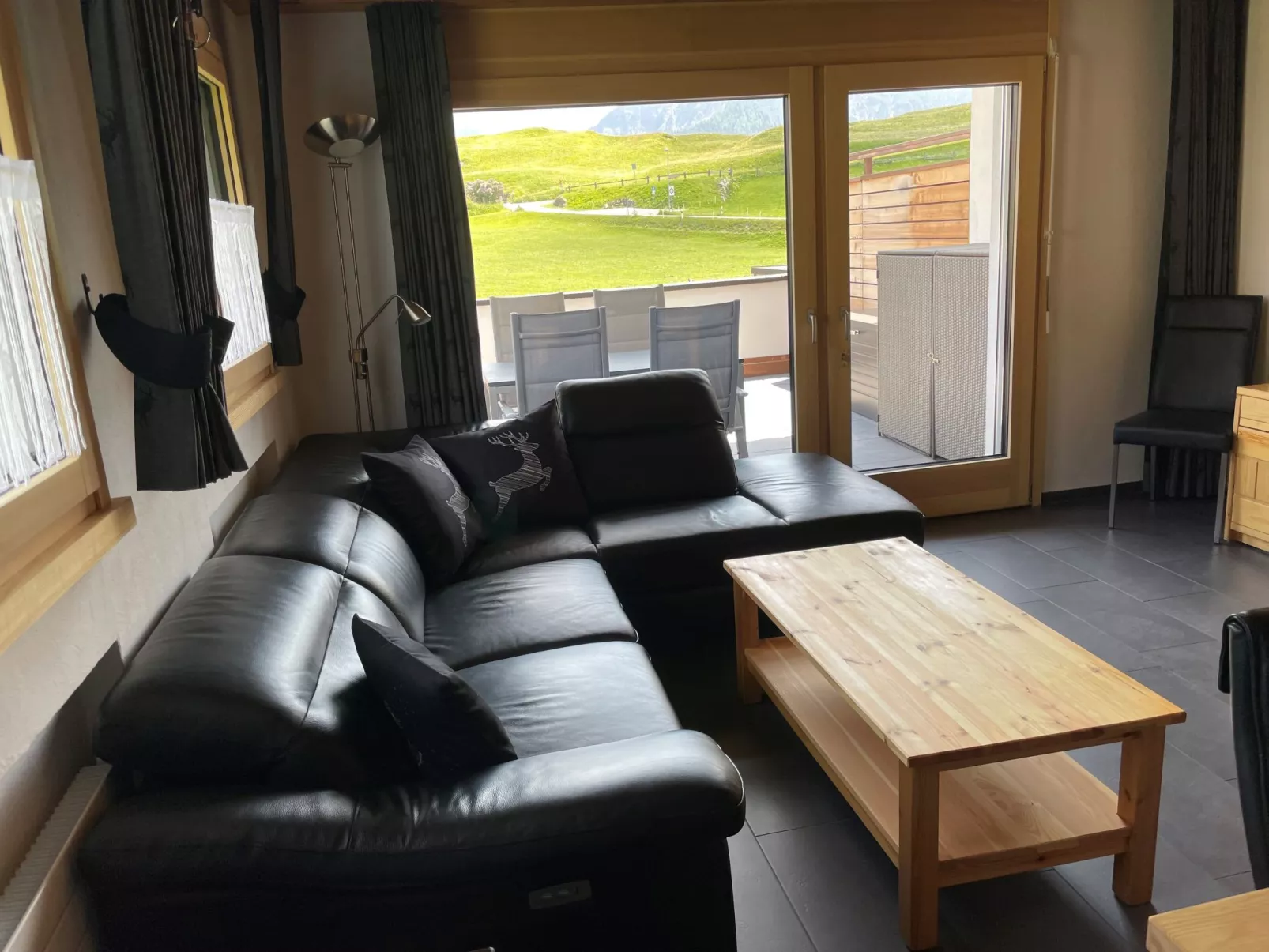 Chasa Cumulus/HP Ferienwohnung Sainas 139 A, (Ftan). - Binnen