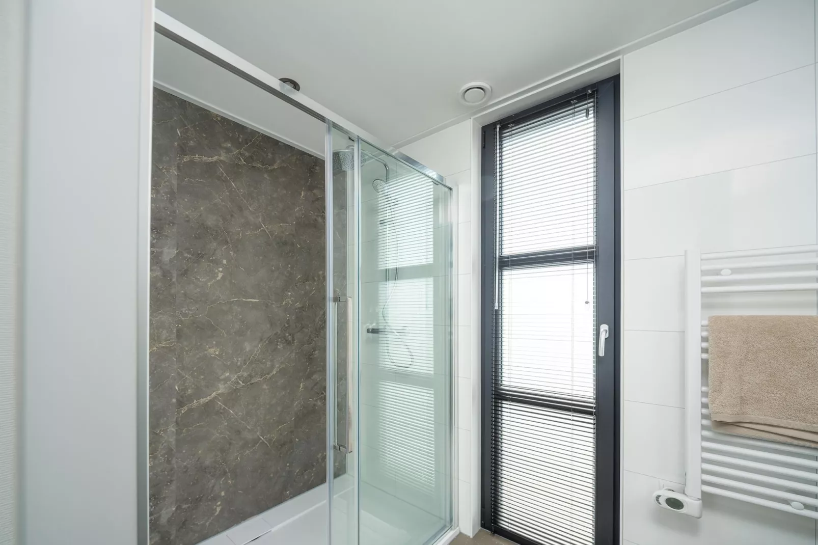 Villa Meerzicht | 2 Pers. - Badkamer