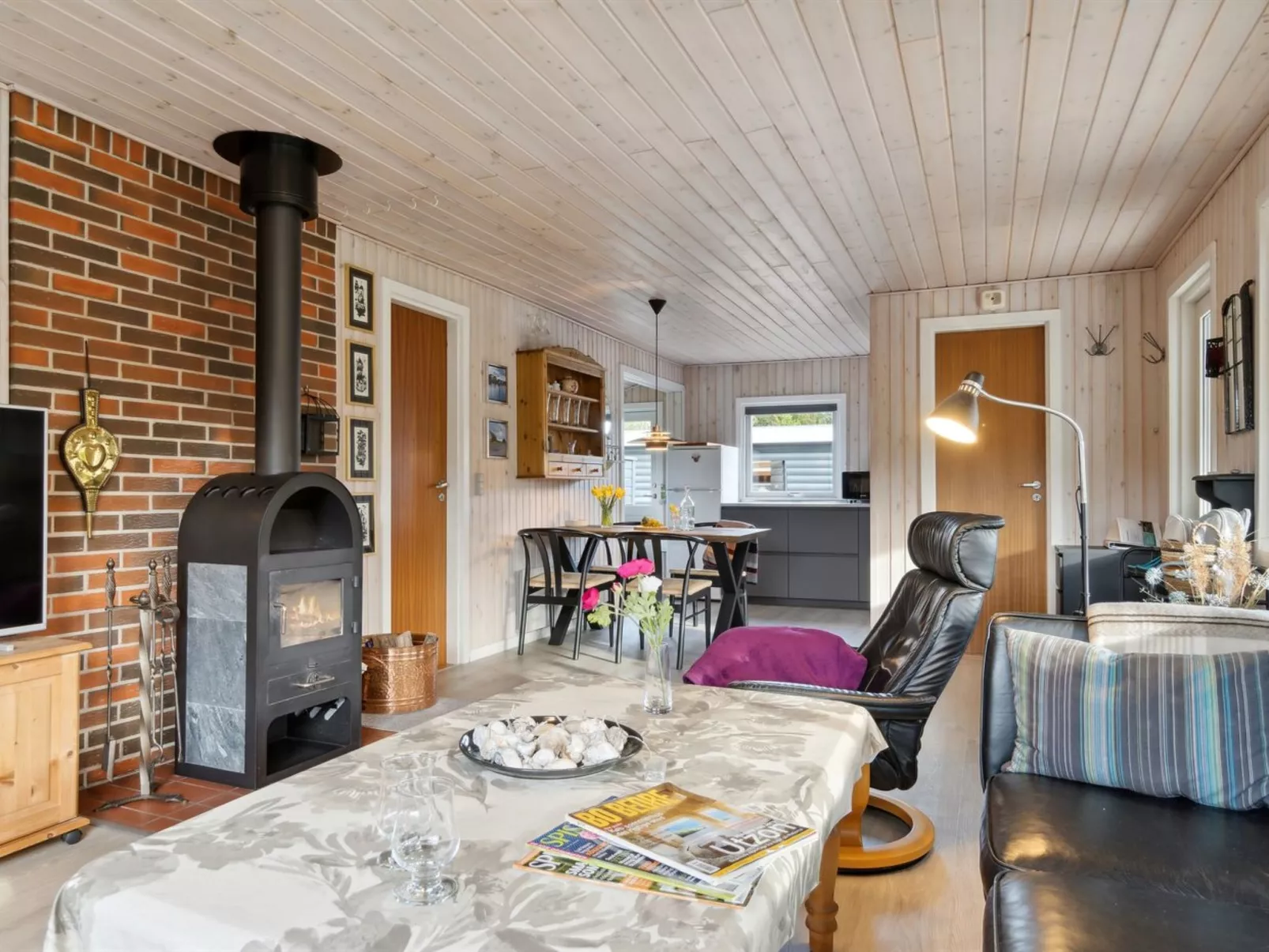 "Sissa" - 1.5km from the sea - Binnen