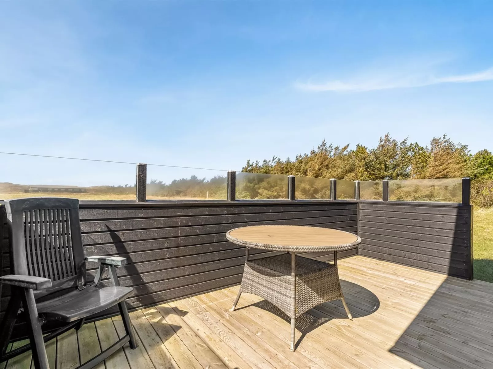 "Carelle" - 300m from the sea - Buiten