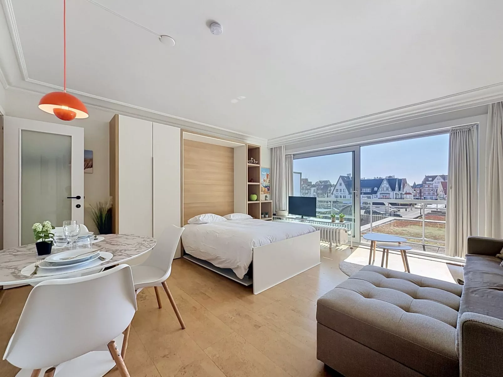 Cosy @ the beach studio with pool - Binnen