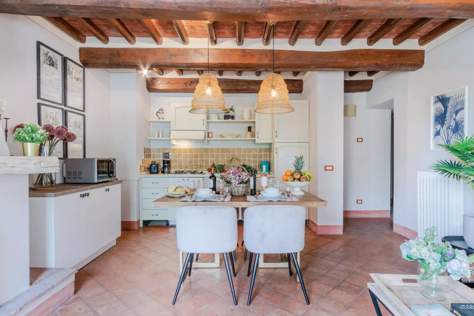 Jacopo Farmhouse Apartment in Wine Resort in Lucca - Eetkamer