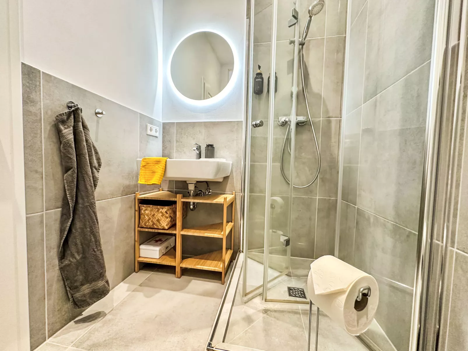 250m Rhein - ruhiges Apartement nähe Hbf -K-111- - Binnen