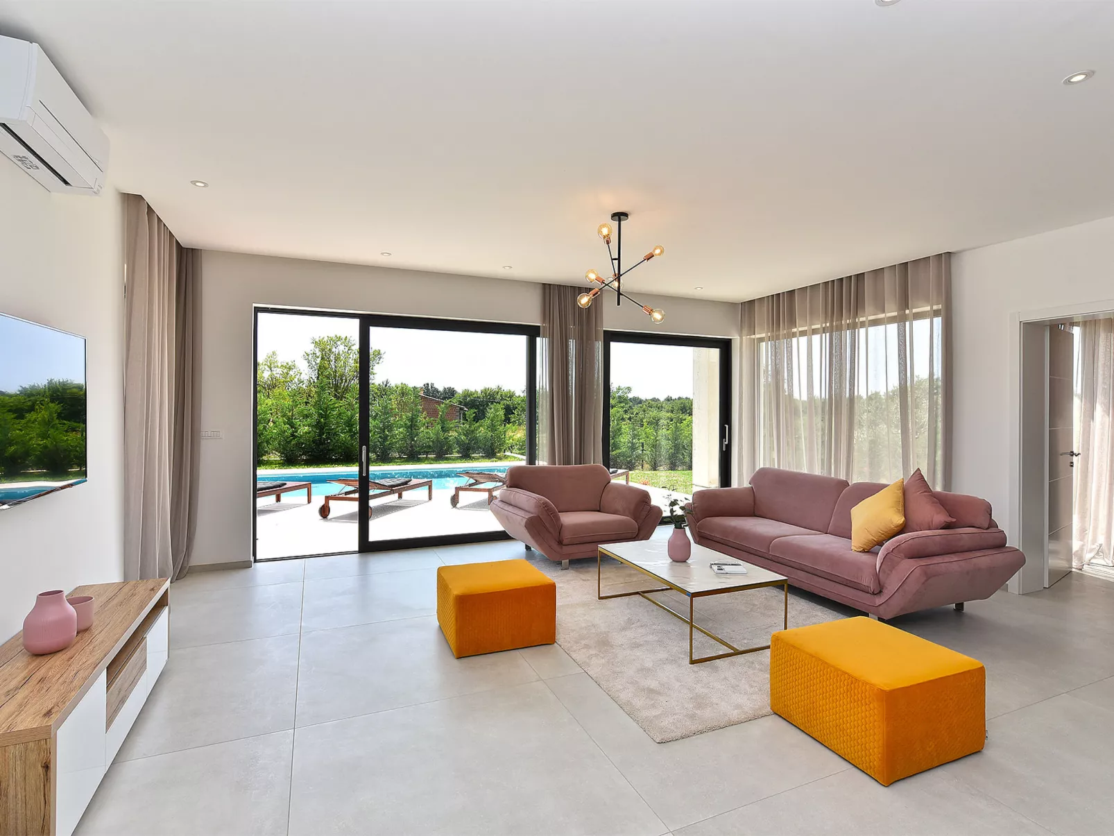 House 2117 - Buiten