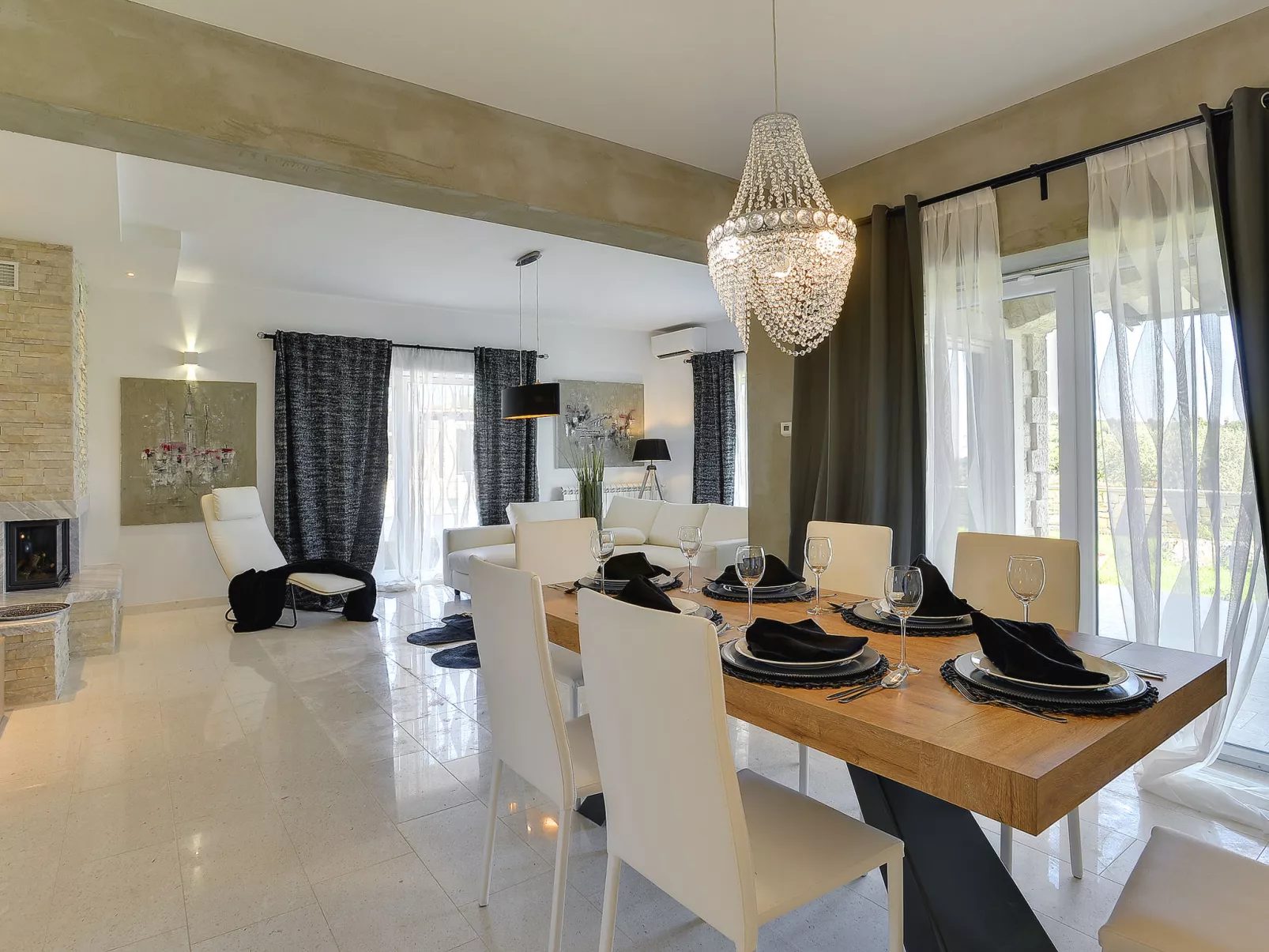 Villa Paradiso - Binnen