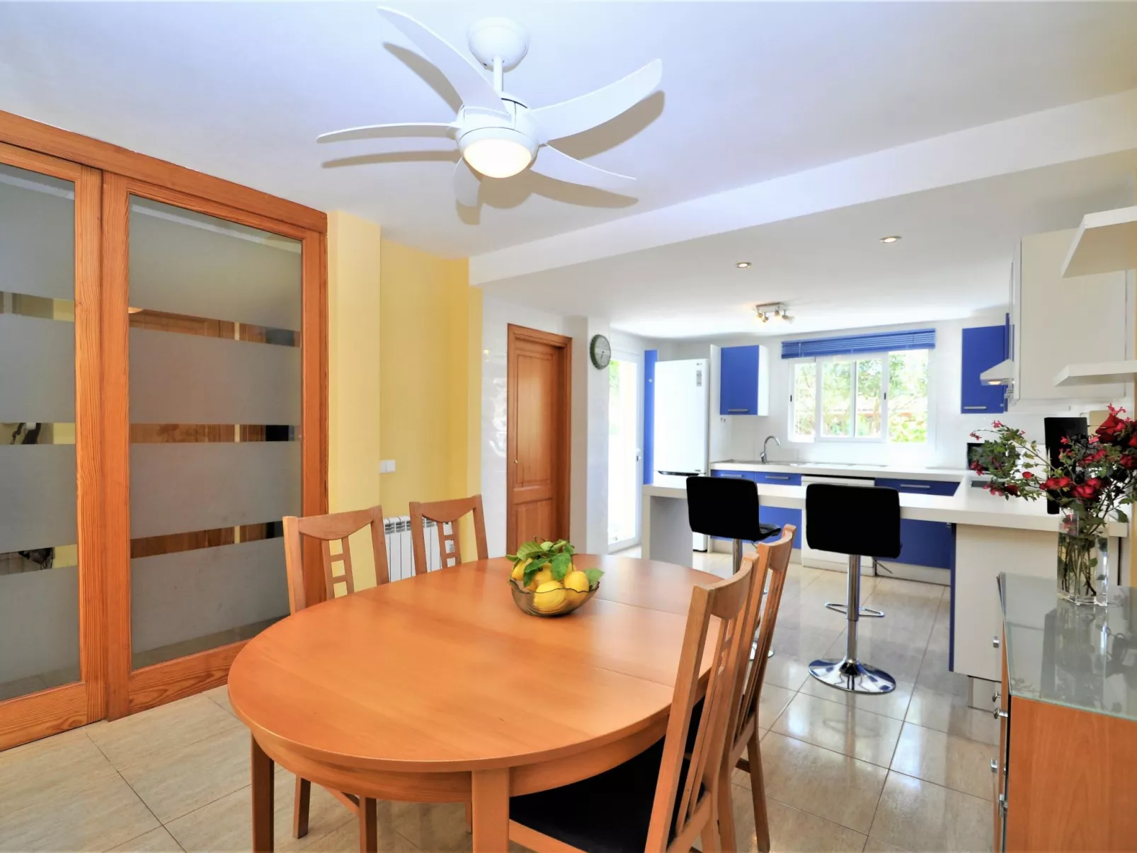 VILLA HUGO Casa en zona residencial tranquila Bahía Grande con Piscina Privada. - Binnen