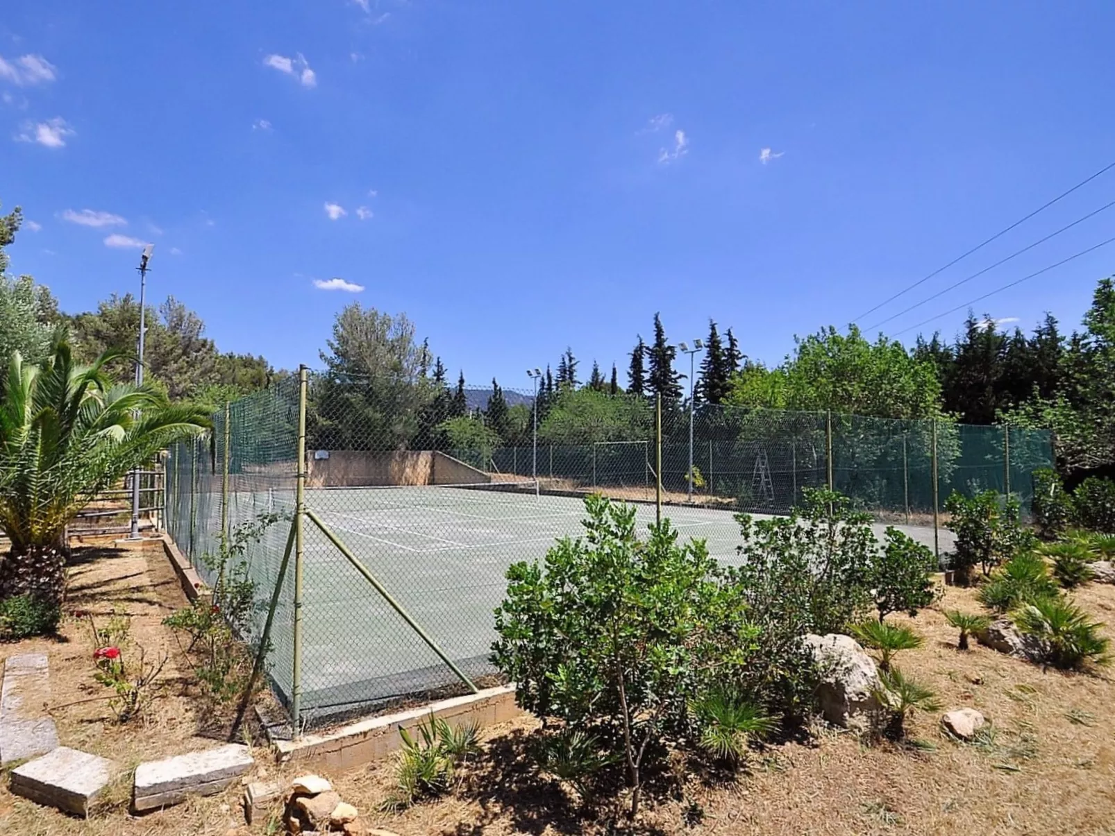 Villa con piscina y pista de tenis privada ideal para familias.  - WiFi Gratis - Buiten