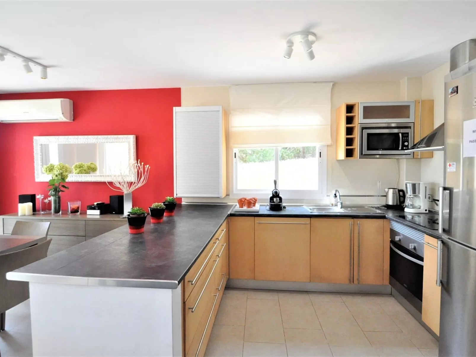 Preciosa villa con vistas al mar, piscina privada, aire acondicionado y wifi id - Binnen