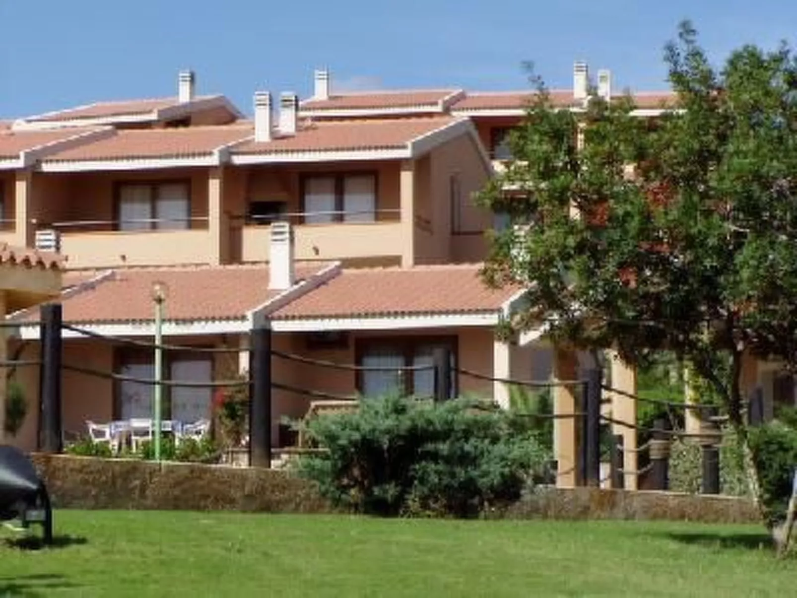 Tolle Wohnung in Villaputzu mit Terrasse und Grill - Buiten