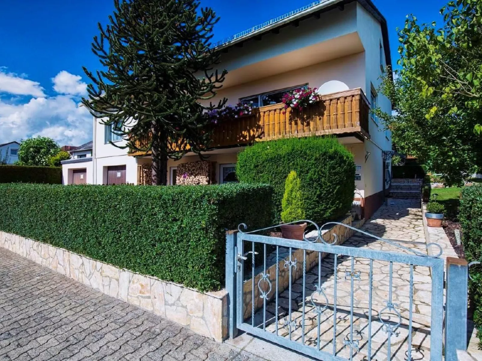 4 Sterne Ferienwohnung mit 3 Schlafzimmern, Nähe Limburg, Rheingau,Taunus, West - Binnen
