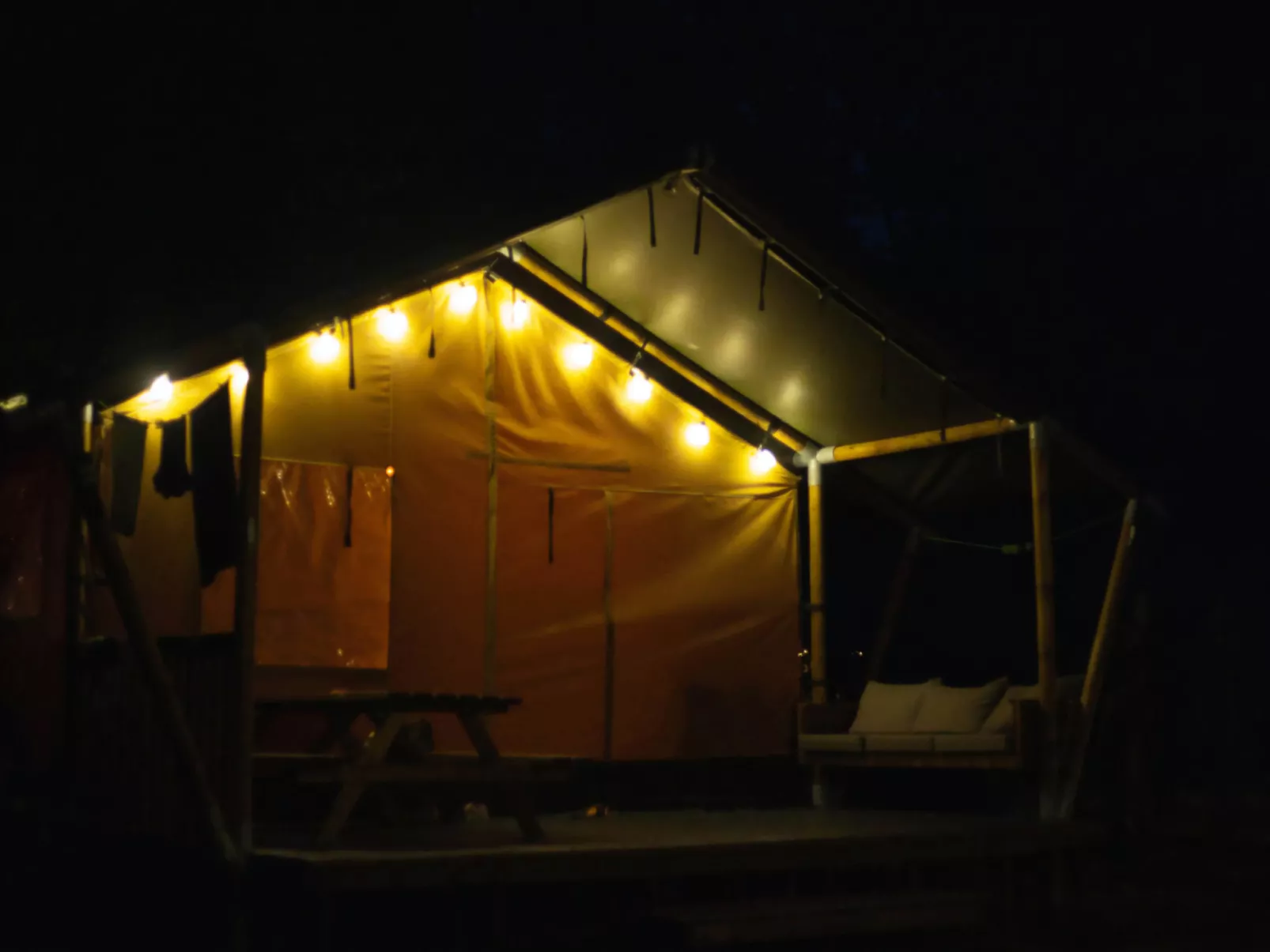 Camping 2000 - Safaritent Medium - Buiten