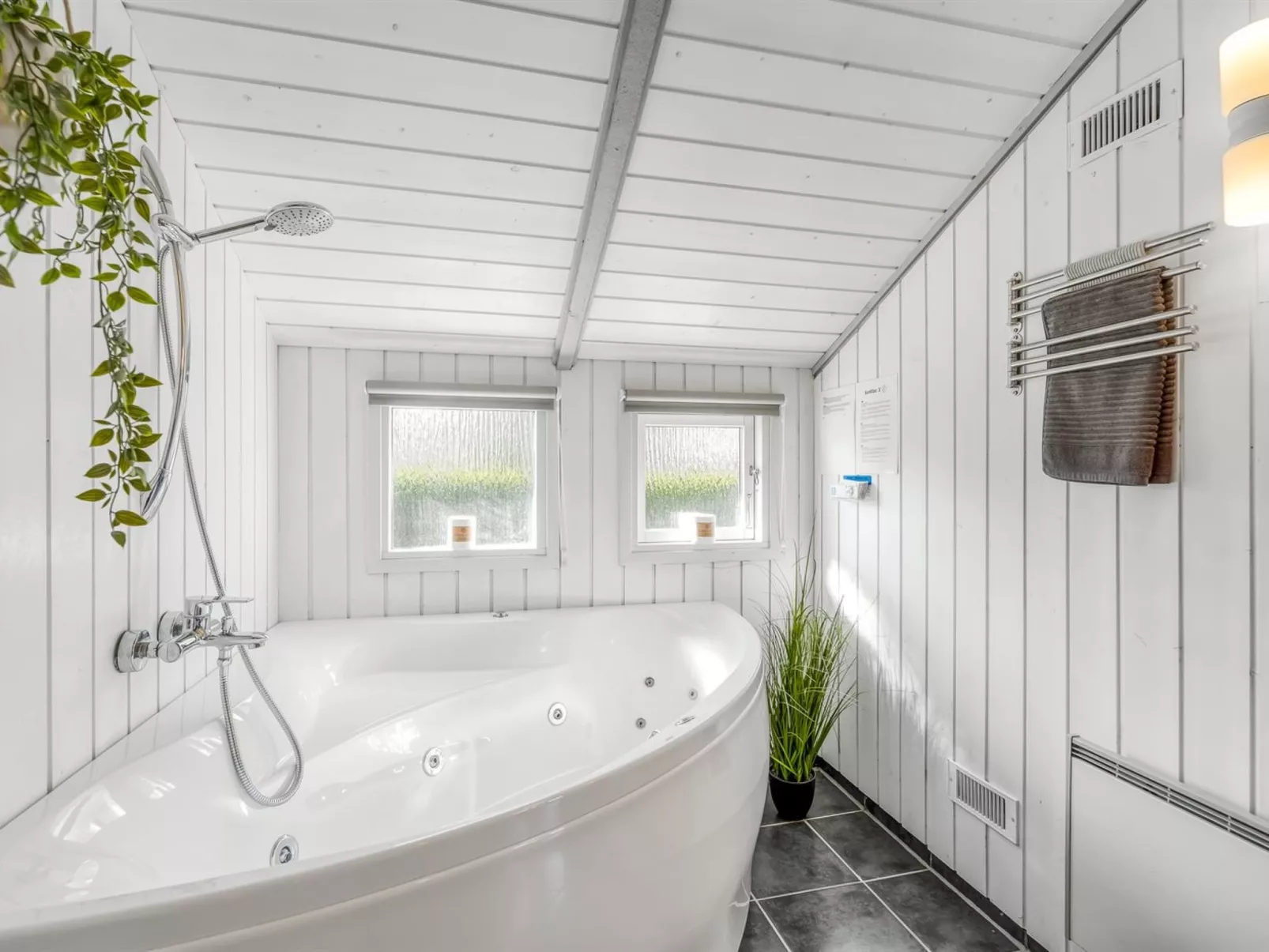 "Roope" - 800m from the sea - Binnen