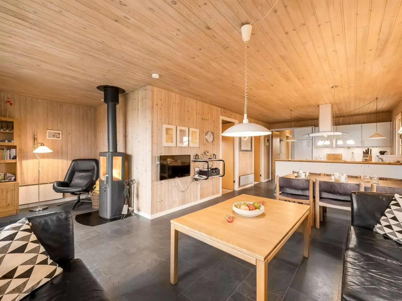"Odmar" - 300m from the sea - Binnen