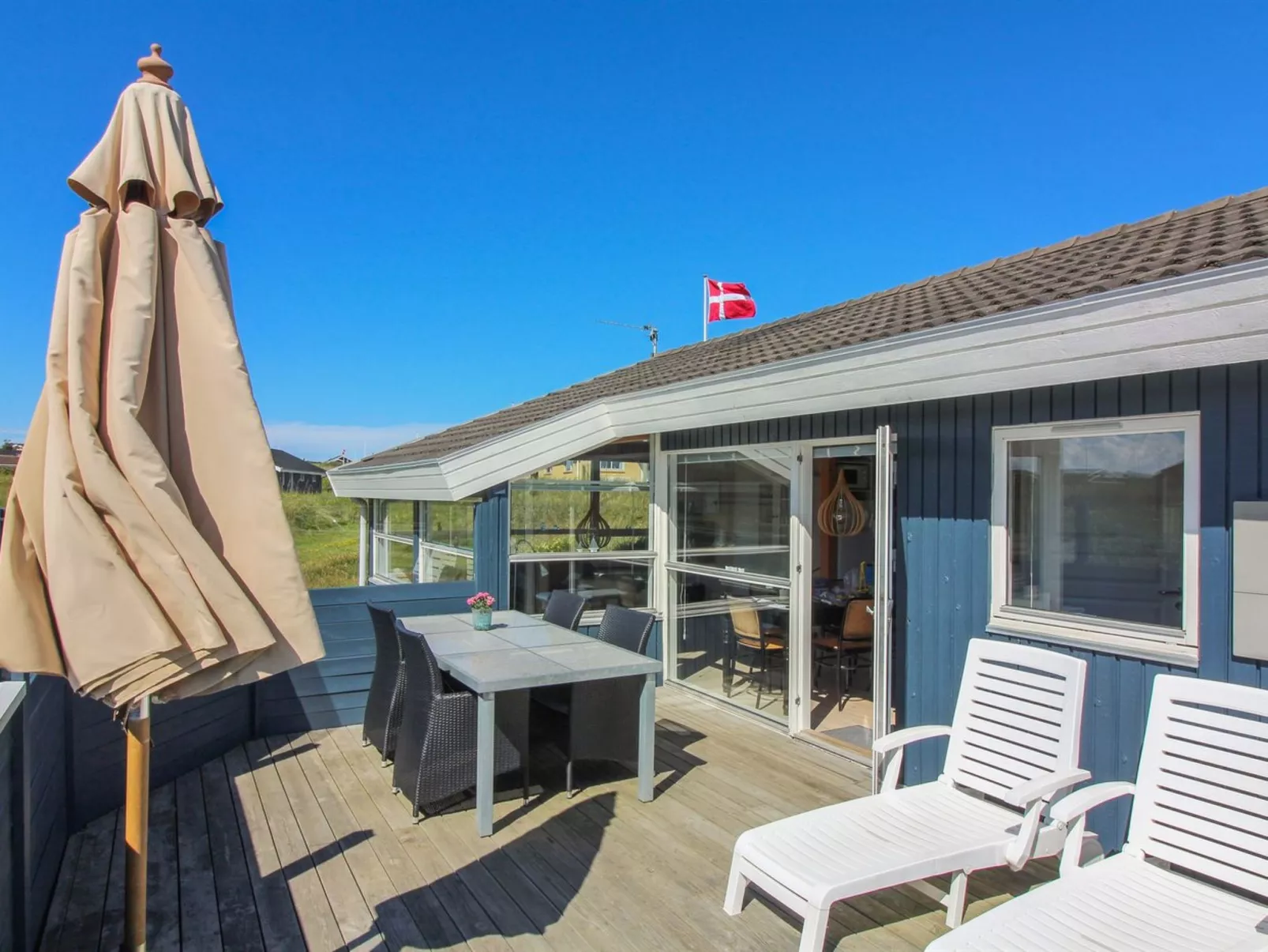"Mitre" - 300m from the sea - Buiten