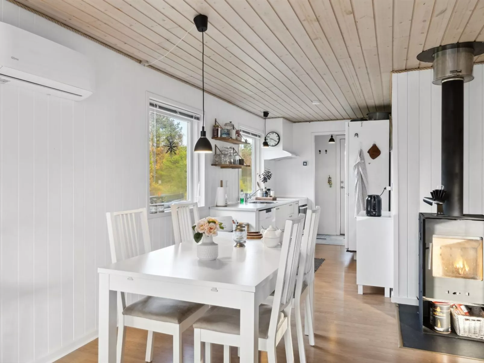 "Antonella" - 400m from the sea - Binnen