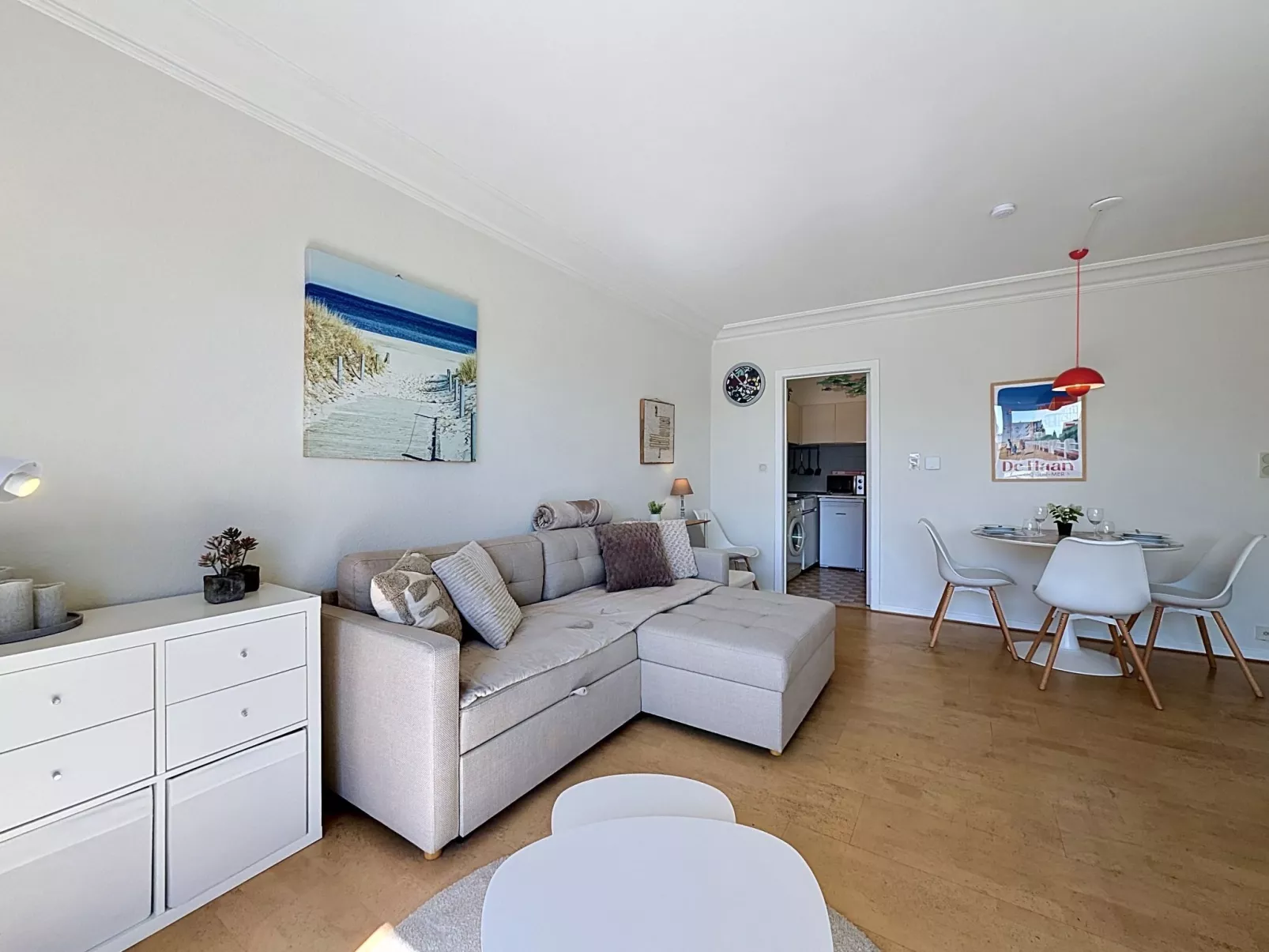 Cosy @ the beach studio with pool - Binnen