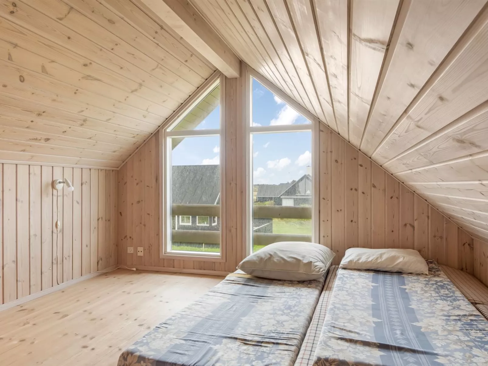 "Tilje" - 80m from the sea - Binnen