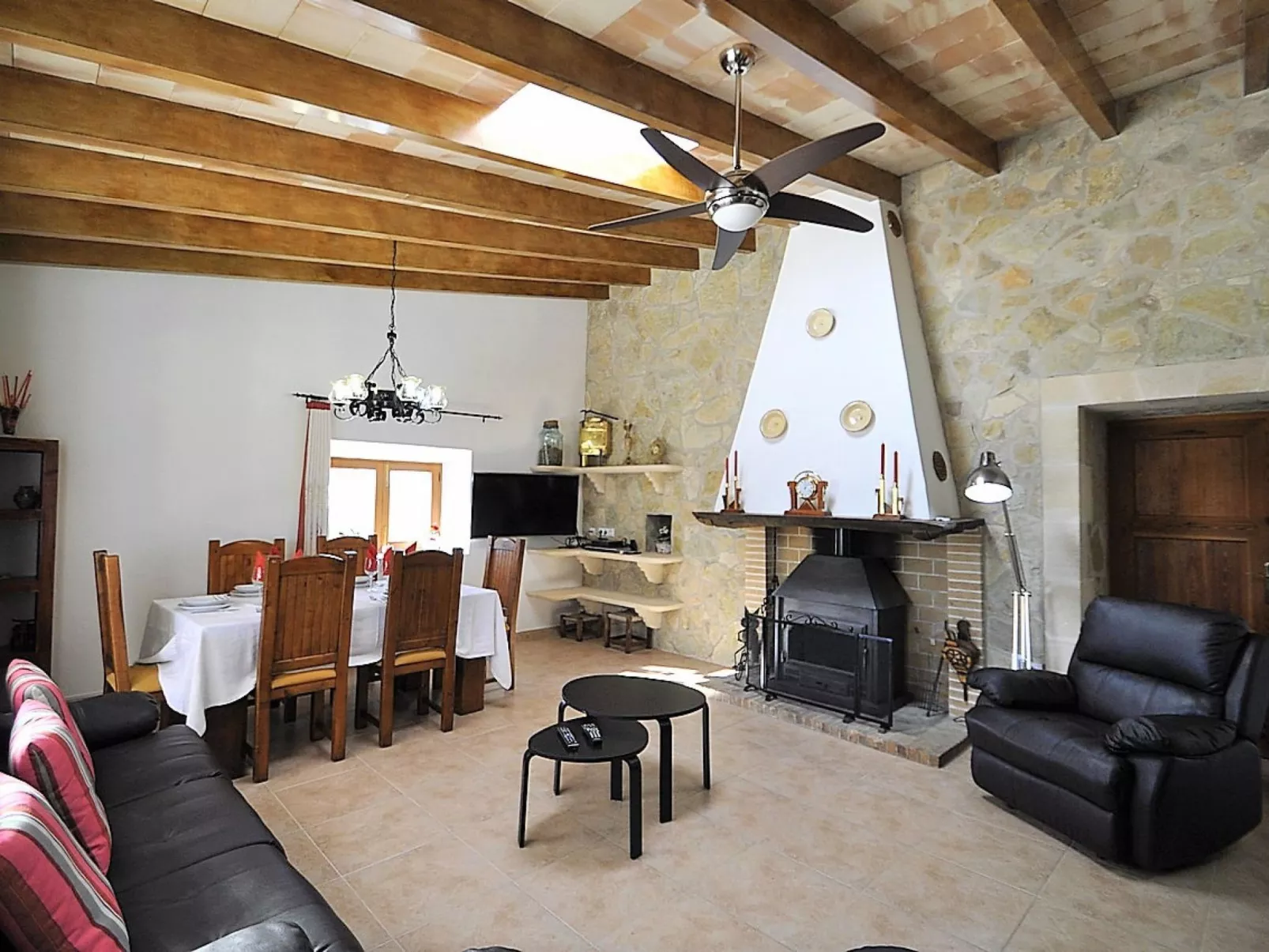 Finca SON VANRELL -Finca Rústica en Montuiri. Piscina Privada. Mallorca - WiFi - Binnen