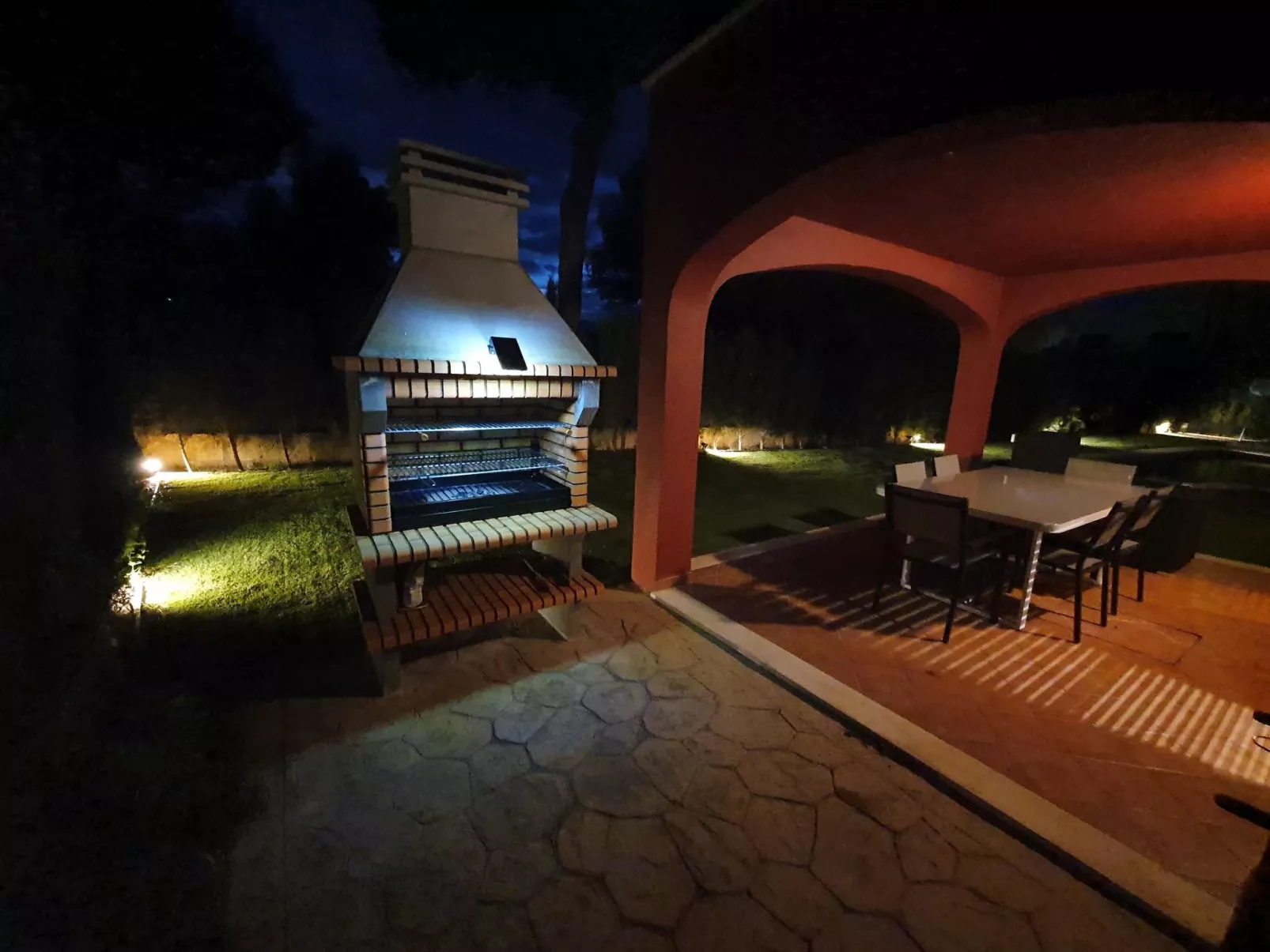 VILLA en Zona residencial tranquila con piscina privada ideal para familias - W - Buiten