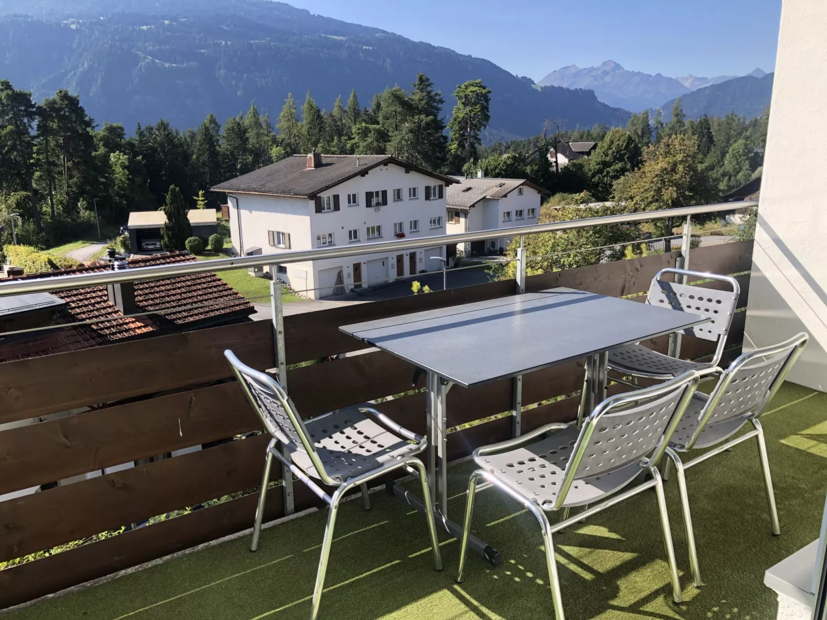 Casa Pignia - Roth, (Laax GR). 3-Zimmerwohnung - Buiten