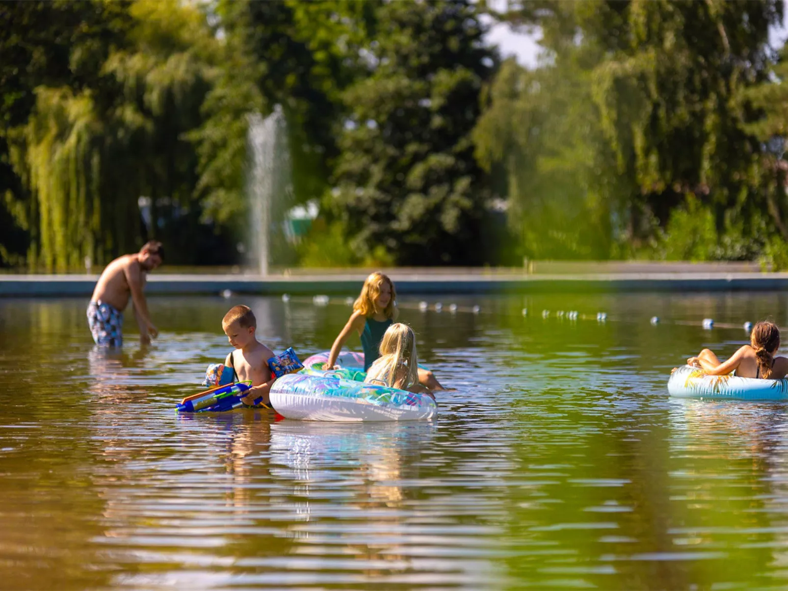 Camping Papillon Kinrooi - Pipowagen 2 p. terras - Buiten