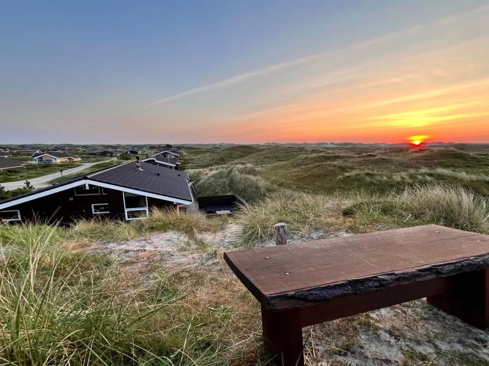 "Aurore" - 700m from the sea - Buiten