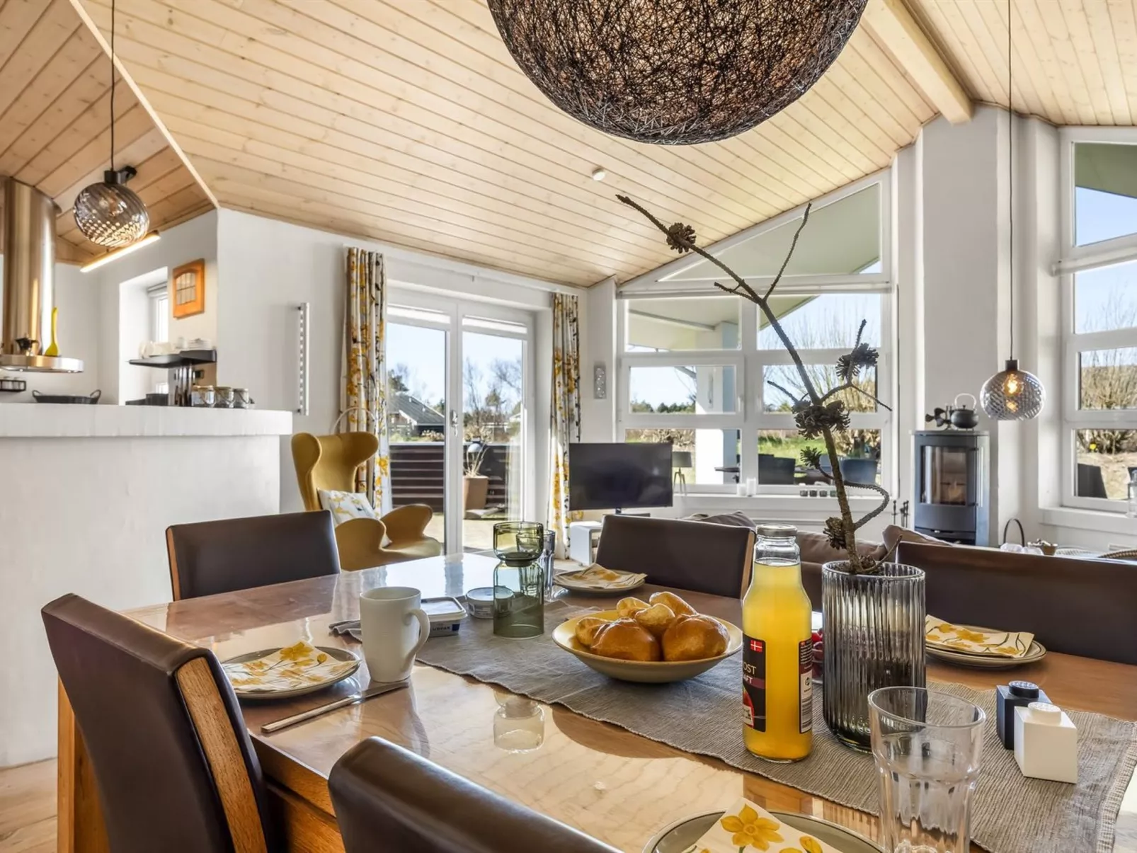"Ljuba" - 1.3km from the sea - Binnen