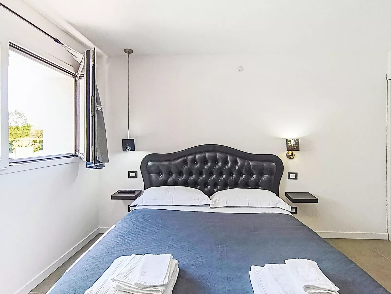 MB Guest House - Binnen