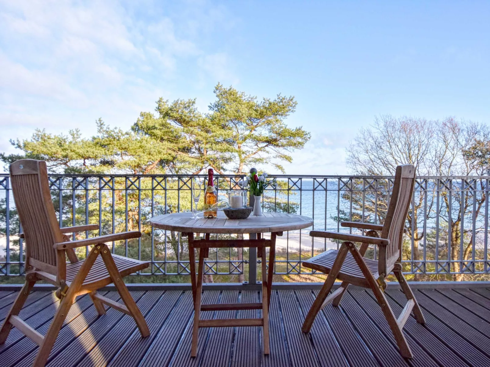 Strandnahe Wohnung mit Großem Balkon und Meerblick - Buiten
