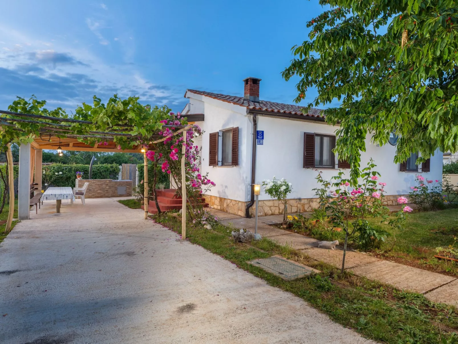 Haus "Dragica" mit Garten, Terrasse und Grill - Image-tags.info