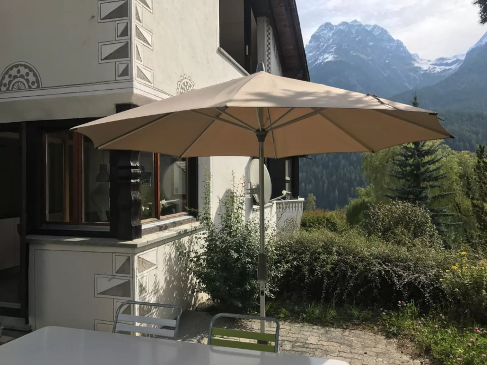 Chasa Tusa, (Scuol) - Buiten
