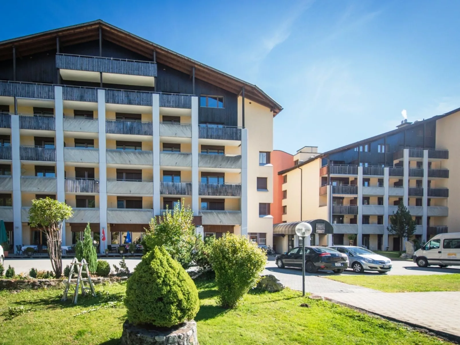 Disentiserhof Garvera, (Disentis/Mustér). - Buiten