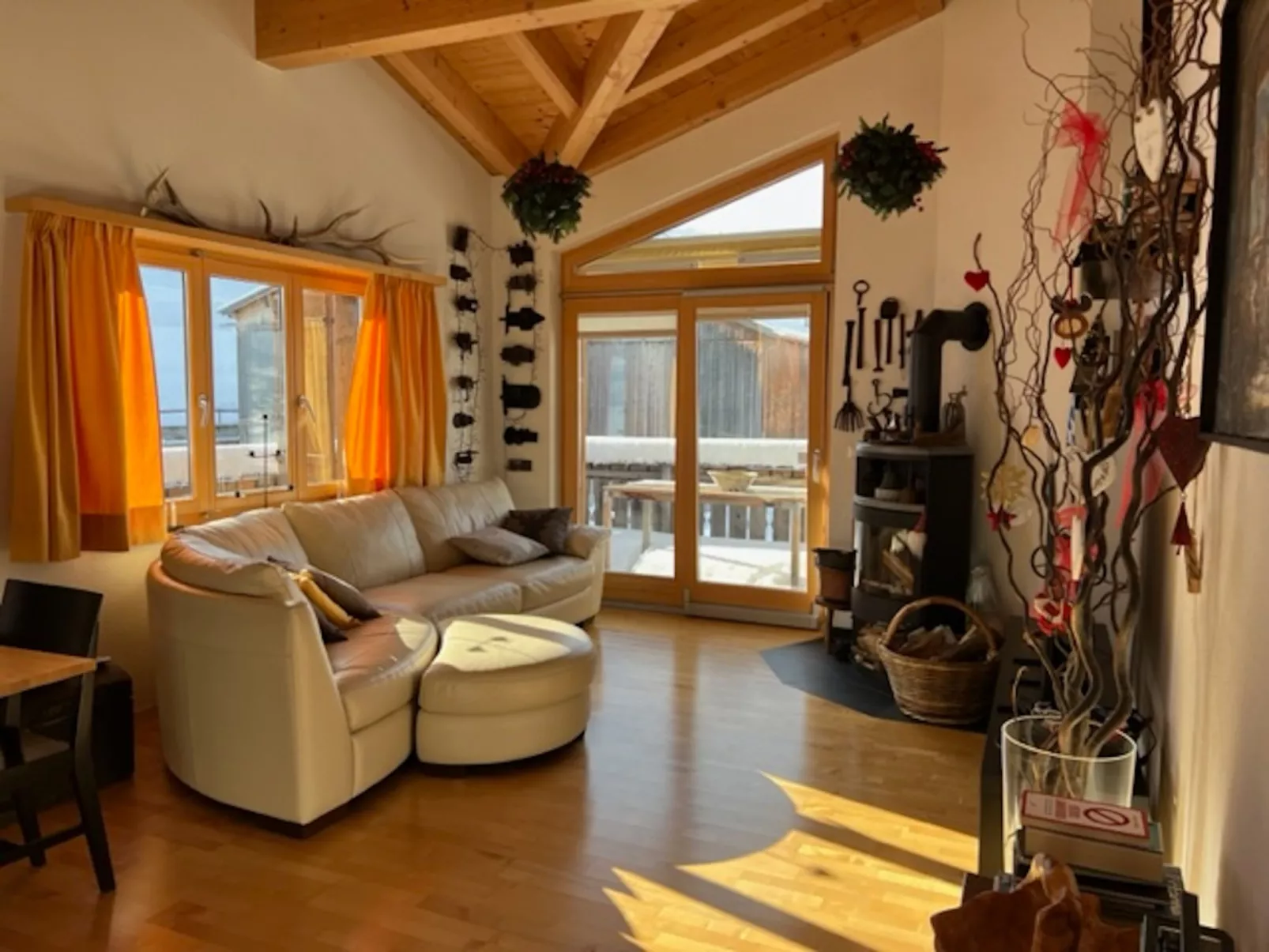 Frienwohnung Alpatli, Obersaxen-Miraniga, (Obersaxen). - Buiten