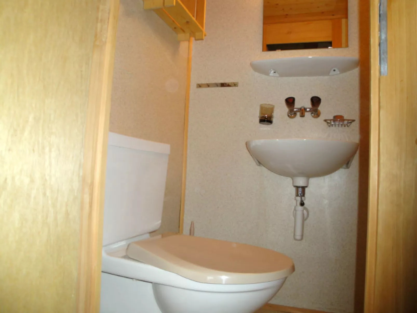 Gadola, Obersaxen-Meierhof, (Obersaxen). - Binnen