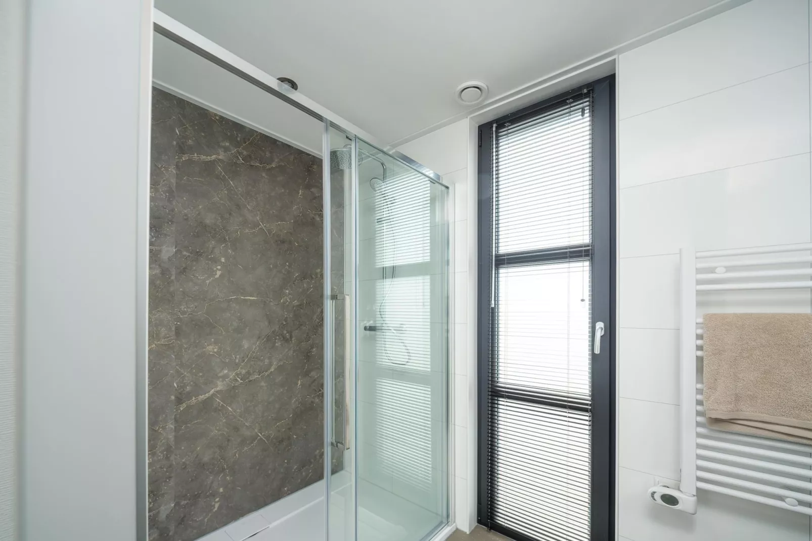 Villa Meerzicht | 4 Pers. Sauna - Badkamer