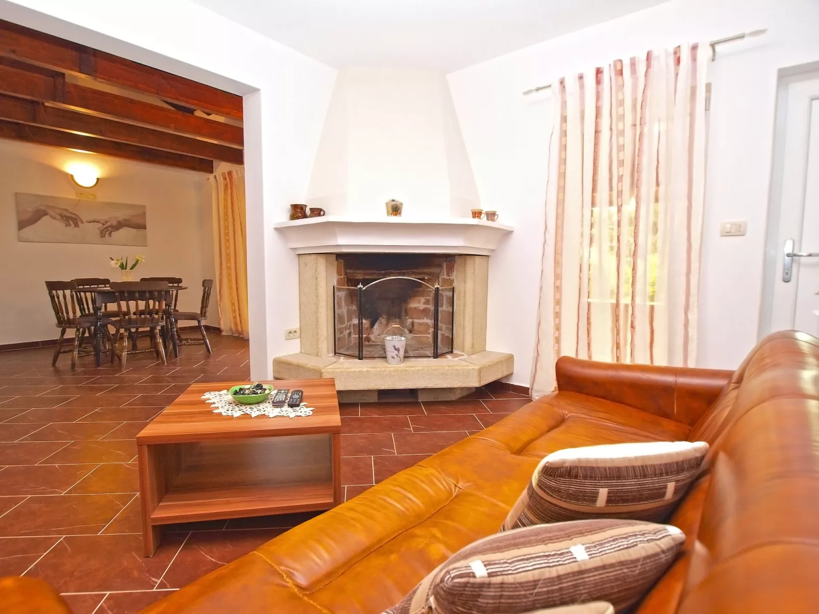 House 1330 - Binnen