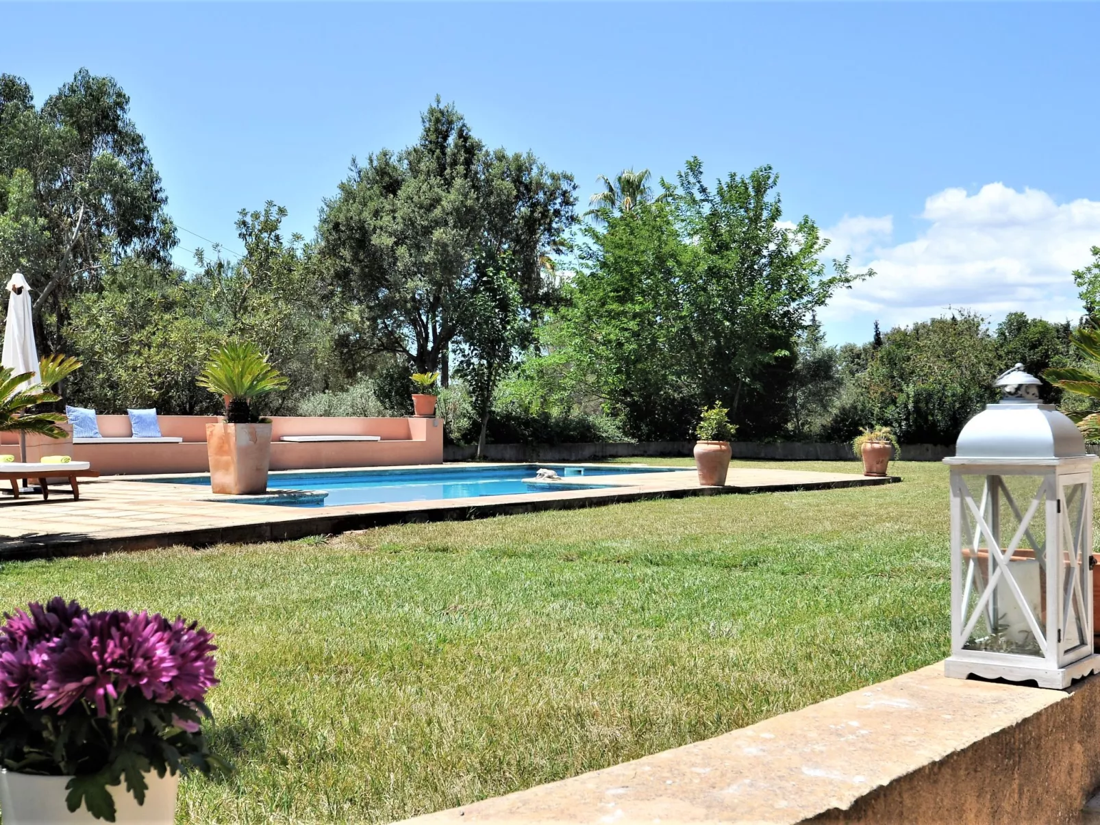 Villa con piscina y pista de tenis privada ideal para familias.  - WiFi Gratis - Buiten