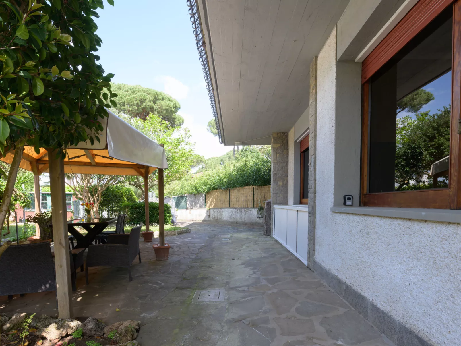 Atelier Vella - Buiten