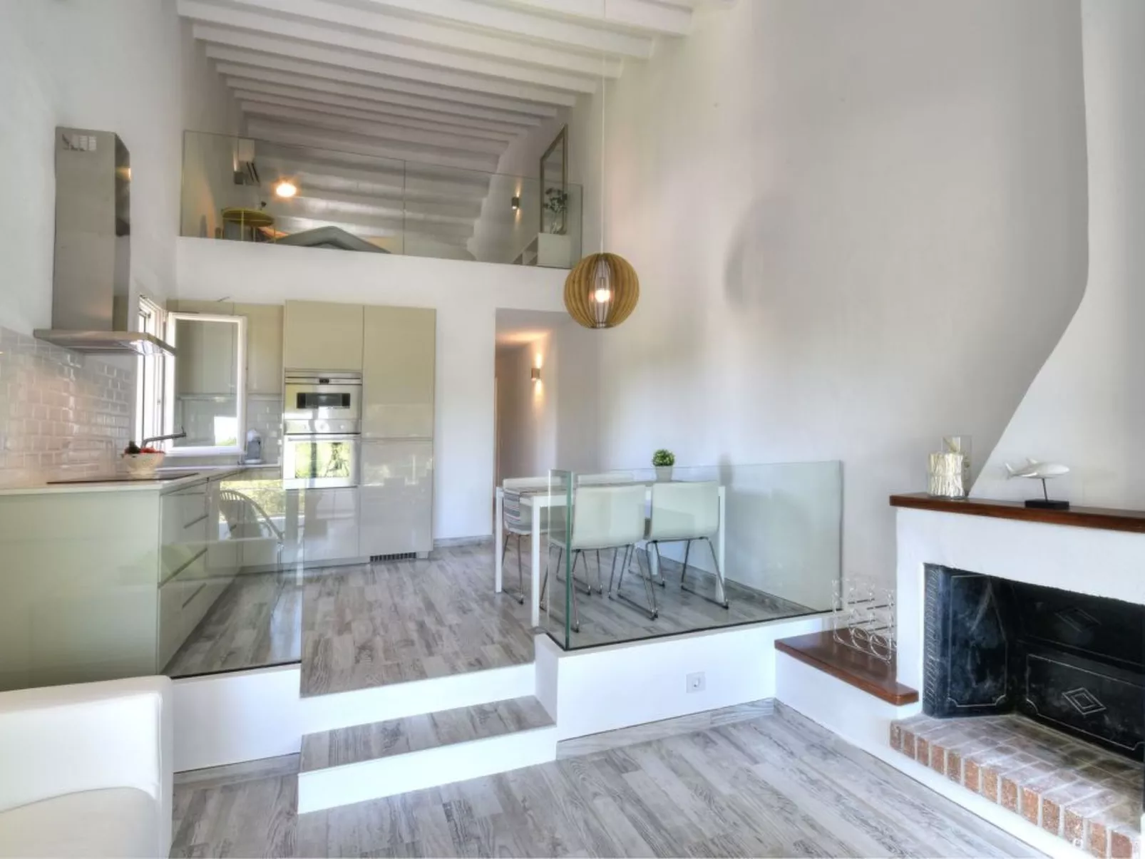 Modernes helles 3-Schlafzimmer Apartment mit Klimaanlage, 2017 komplett neu ren - Binnen