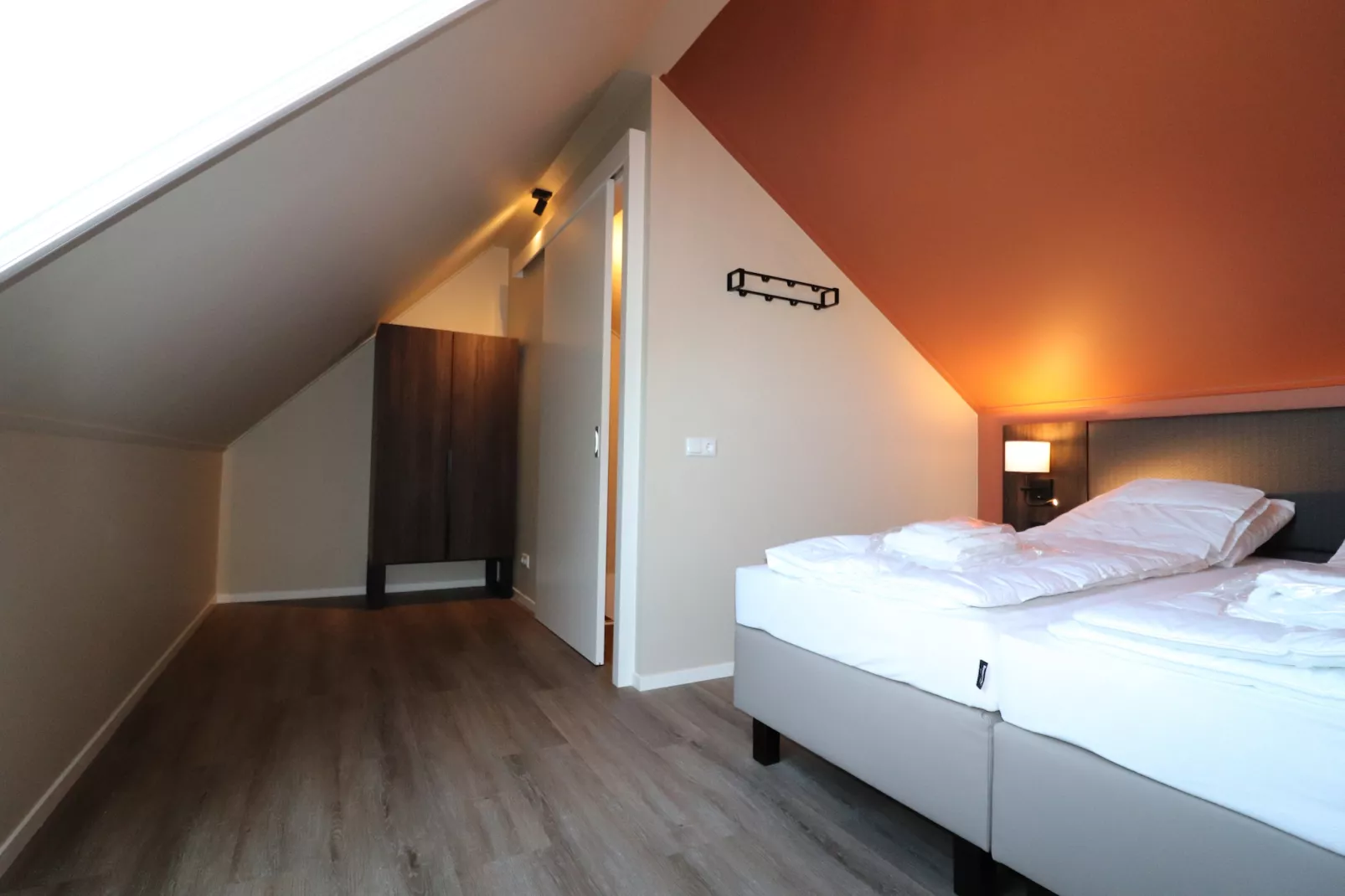 Moderne hoekvilla middenin Friesland - Slaapkamer