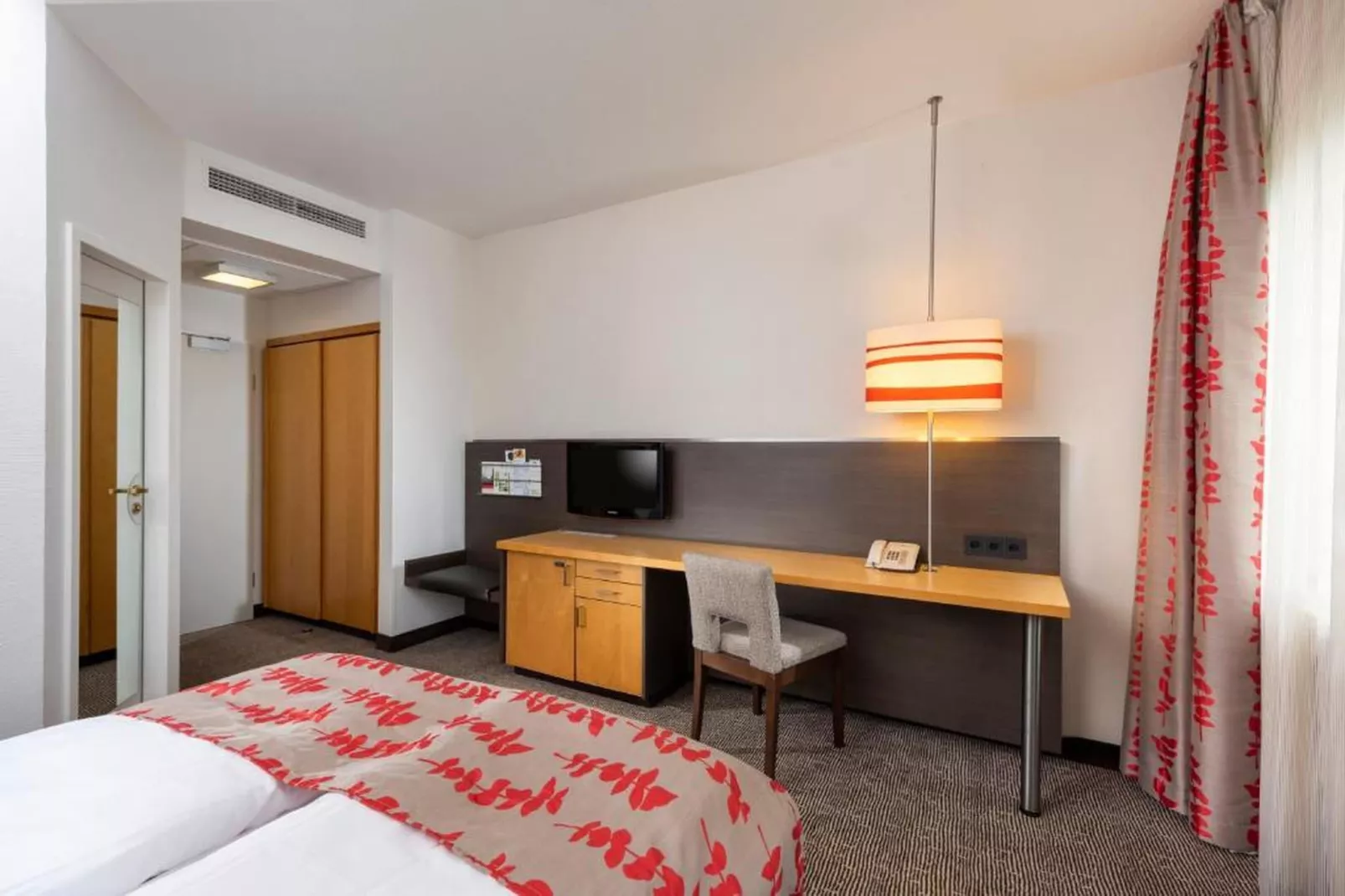 Holiday Inn Frankfurt Neu-Isenb - Standard Twin Room - Slaapkamer