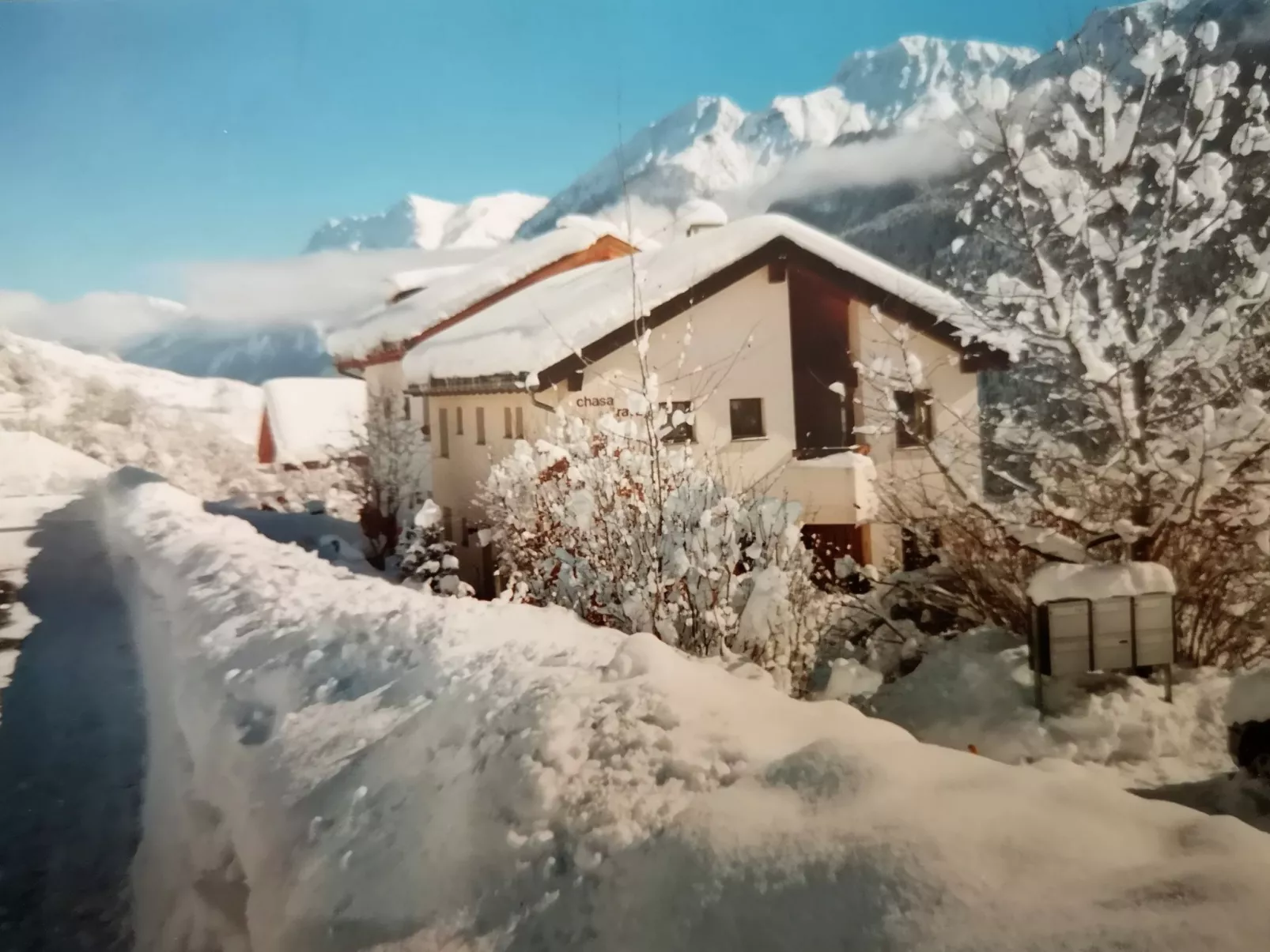 Chasa Ravagl, (Scuol). - Buiten