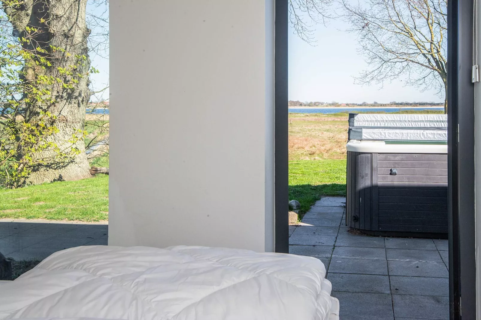 Ontspanning met bubbelbad in de buitenlucht - Uitzicht