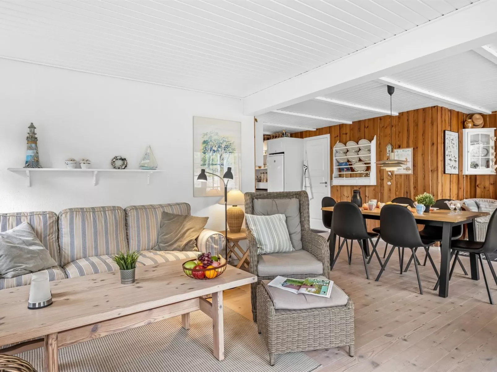 "Dines" - 1km from the sea - Binnen