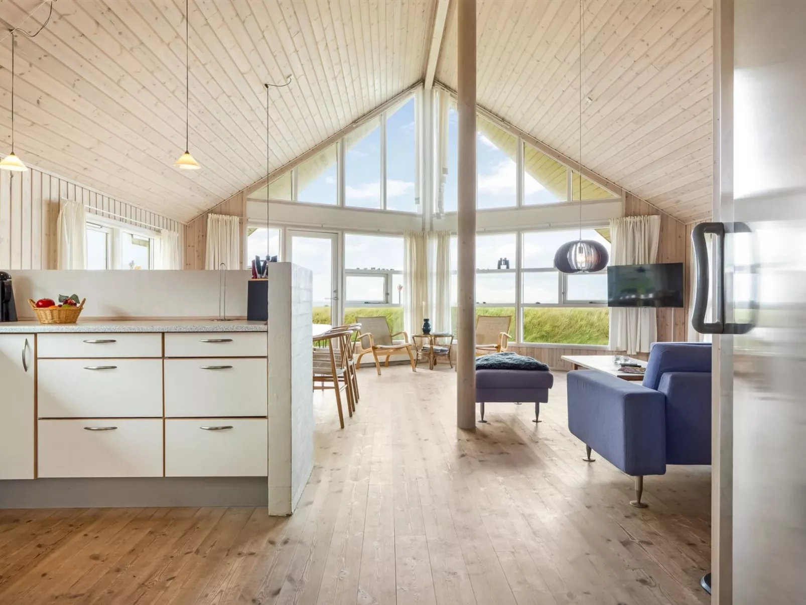 "Tilje" - 80m from the sea - Binnen
