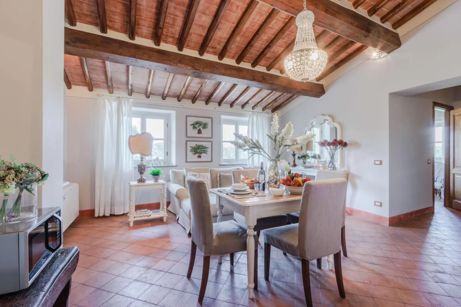 Anna Farmhouse Apartment in Wine Resort in Lucca - Eetkamer
